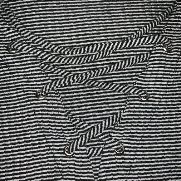 Lace up tee - Picture 3 of 3